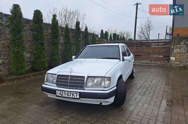Седан Mercedes-Benz E-Class 1986 в Львове