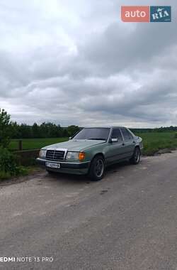 Седан Mercedes-Benz E-Class 1987 в Ивано-Франковске