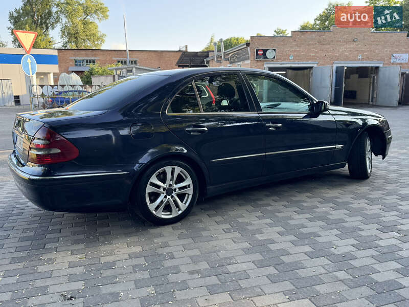 Седан Mercedes-Benz E-Class 2002 в Лубнах