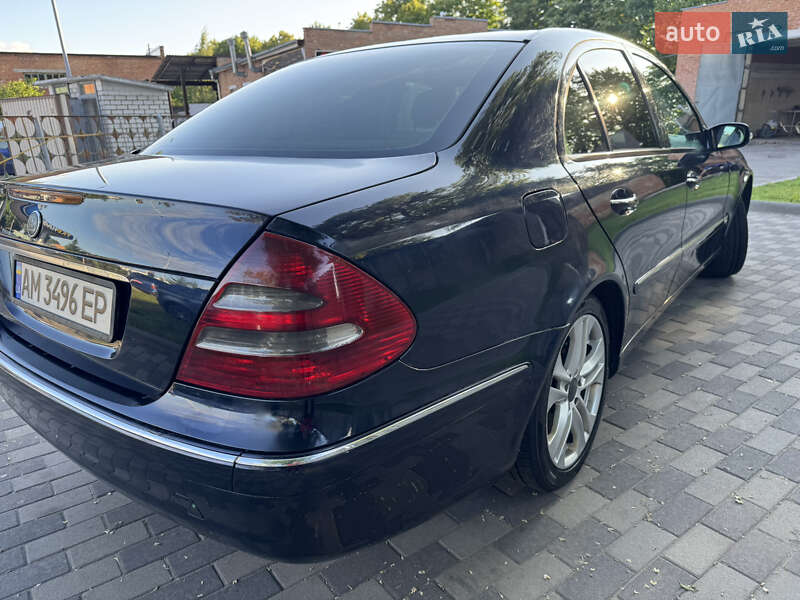 Седан Mercedes-Benz E-Class 2002 в Лубнах