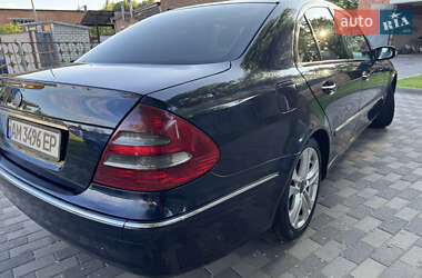 Седан Mercedes-Benz E-Class 2002 в 
