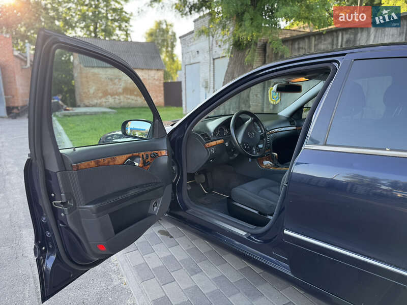 Седан Mercedes-Benz E-Class 2002 в Лубнах