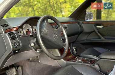 Седан Mercedes-Benz E-Class 2000 в 
