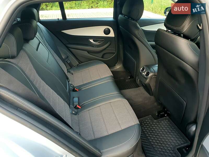 Универсал Mercedes-Benz E-Class 2021 в Киеве