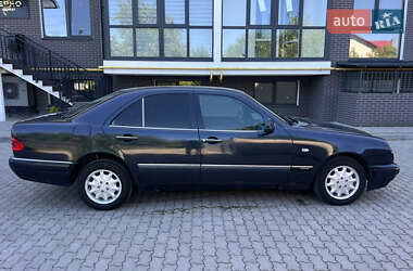 Седан Mercedes-Benz E-Class 1996 в 