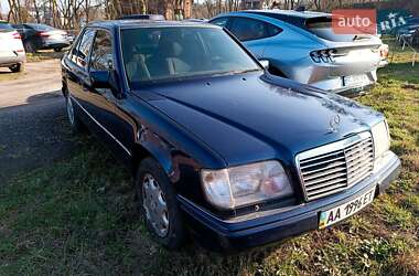 Седан Mercedes-Benz E-Class 1995 в Львове
