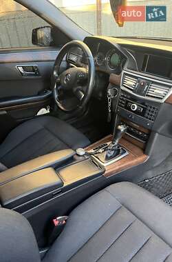 Седан Mercedes-Benz E-Class 2011 в Виноградові