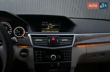 Седан Mercedes-Benz E-Class 2011 в 