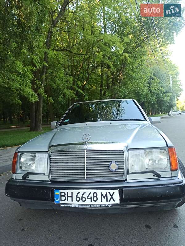 Mercedes-Benz E-Class 1993