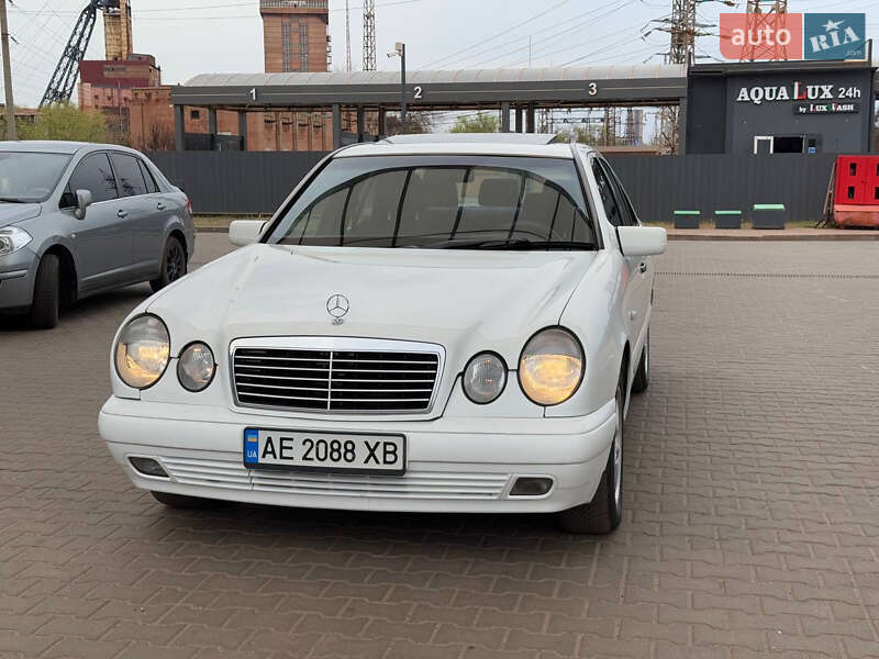 Седан Mercedes-Benz E-Class 1999 в Кривом Роге