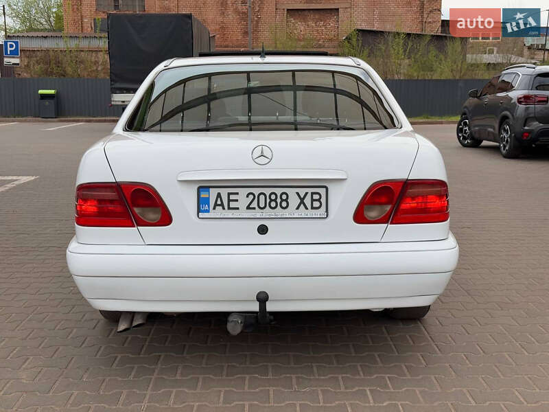 Седан Mercedes-Benz E-Class 1999 в Кривом Роге