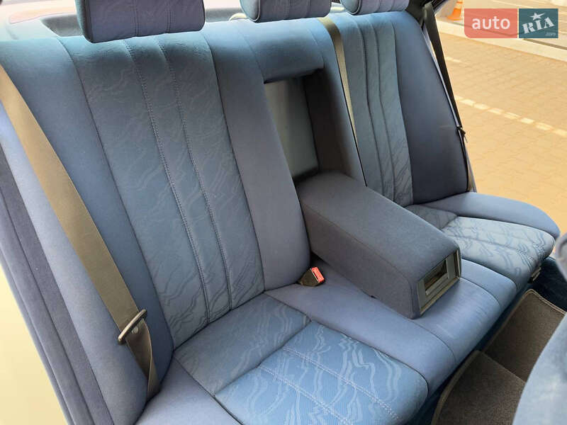 Седан Mercedes-Benz E-Class 1999 в Кривом Роге
