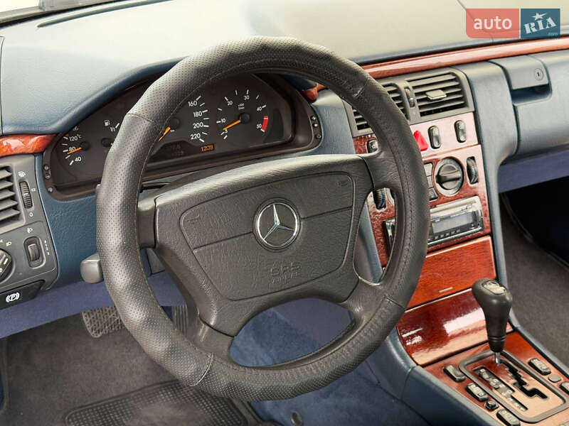 Седан Mercedes-Benz E-Class 1999 в Кривом Роге
