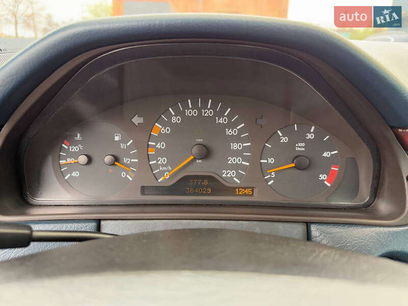 Седан Mercedes-Benz E-Class 1999 в Кривом Роге