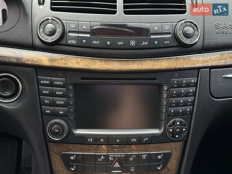 Седан Mercedes-Benz E-Class 2006 в Чернівцях