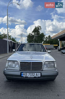 Седан Mercedes-Benz E-Class 1995 в Дніпрі