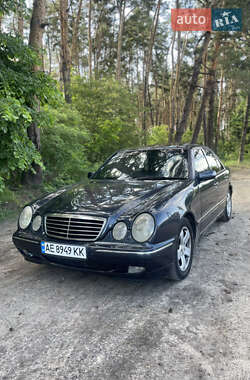 Седан Mercedes-Benz E-Class 2000 в 