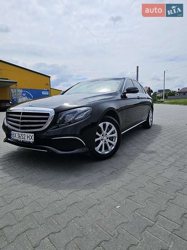 Седан Mercedes-Benz E-Class 2017 в 