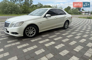Седан Mercedes-Benz E-Class 2010 в Тячеве
