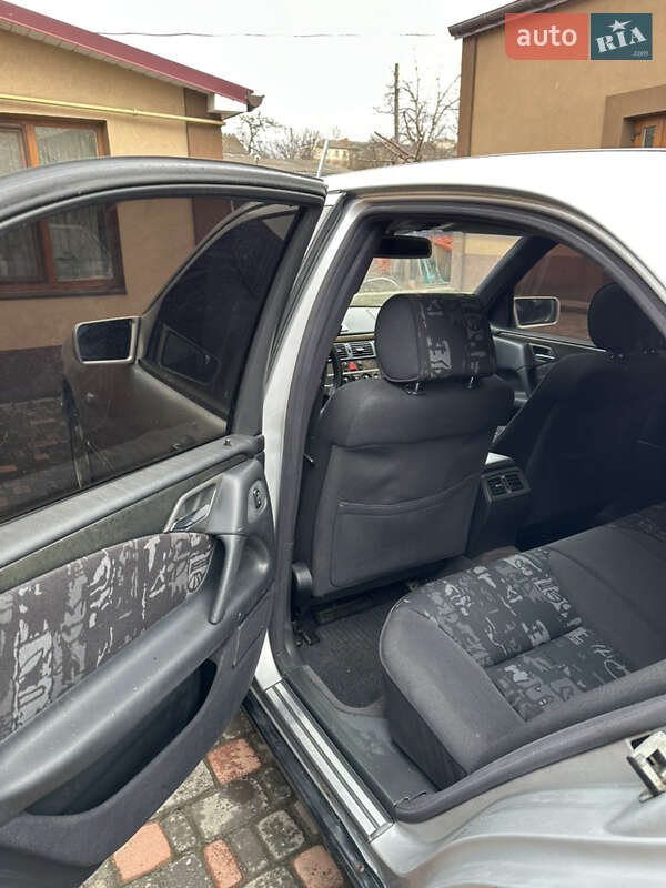 Седан Mercedes-Benz E-Class 1997 в Хмельницком