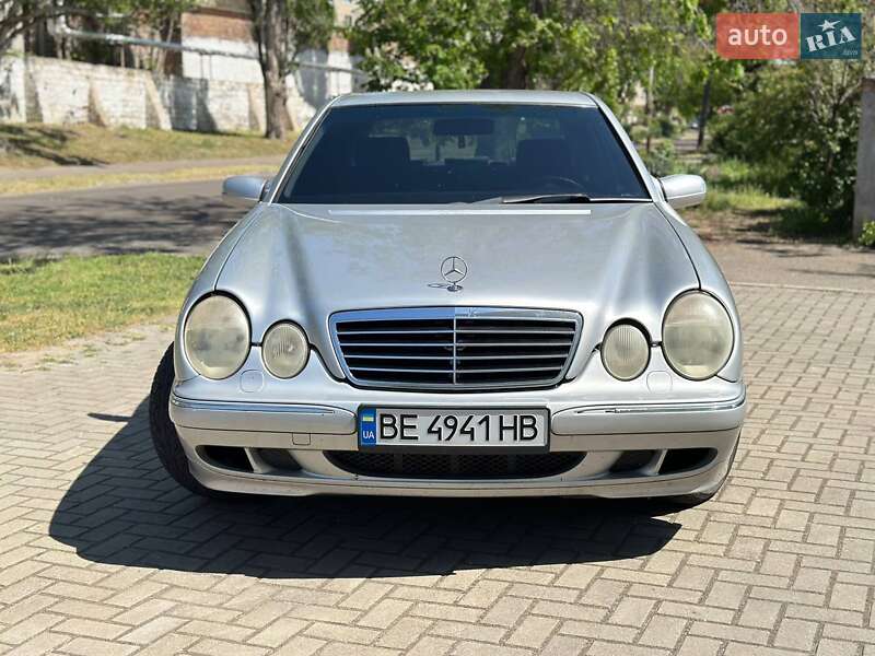 Седан Mercedes-Benz E-Class 2002 в Николаеве