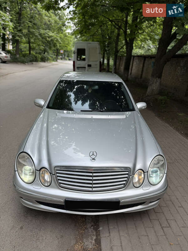 Mercedes-Benz E-Class 2004