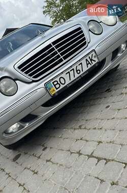 Седан Mercedes-Benz E-Class 2000 в 