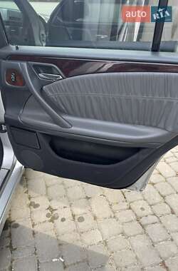 Седан Mercedes-Benz E-Class 2000 в 