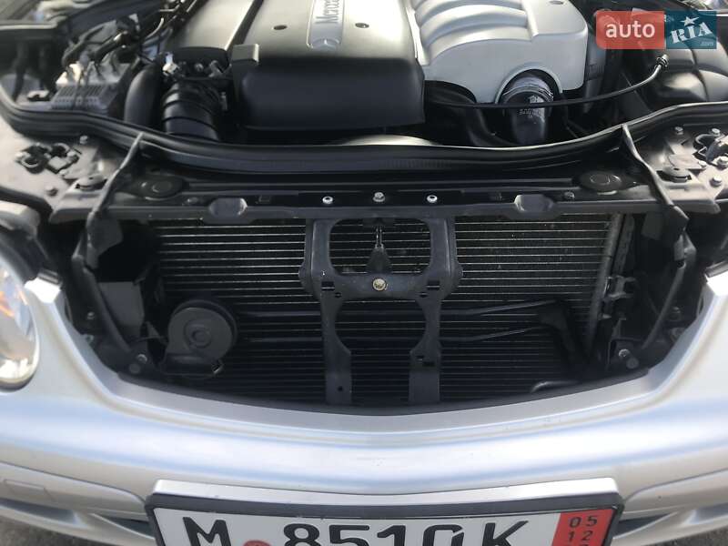 Седан Mercedes-Benz E-Class 2004 в Рівному