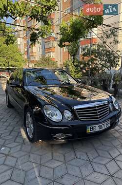 Седан Mercedes-Benz E-Class 2007 в Николаеве
