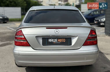 Седан Mercedes-Benz E-Class 2002 в 