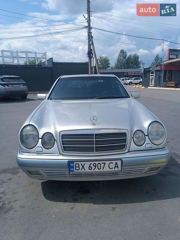 Mercedes-Benz E-Class 1995