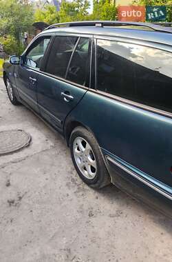 Универсал Mercedes-Benz E-Class 2001 в 