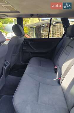 Универсал Mercedes-Benz E-Class 2001 в 