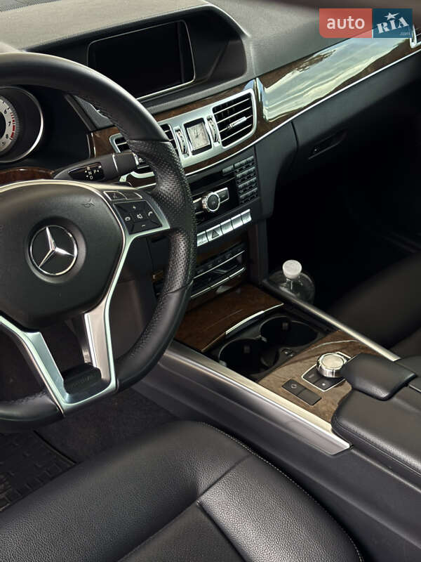Седан Mercedes-Benz E-Class 2013 в Дніпрі