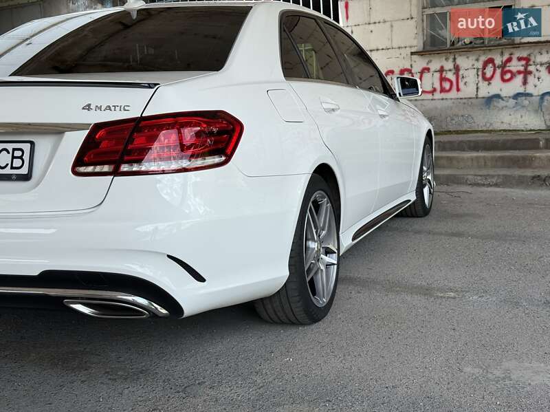 Седан Mercedes-Benz E-Class 2013 в Дніпрі