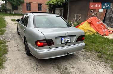 Седан Mercedes-Benz E-Class 2000 в 