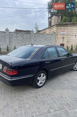 Седан Mercedes-Benz E-Class 2001 в Ровно