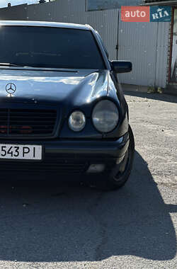 Седан Mercedes-Benz E-Class 1996 в 