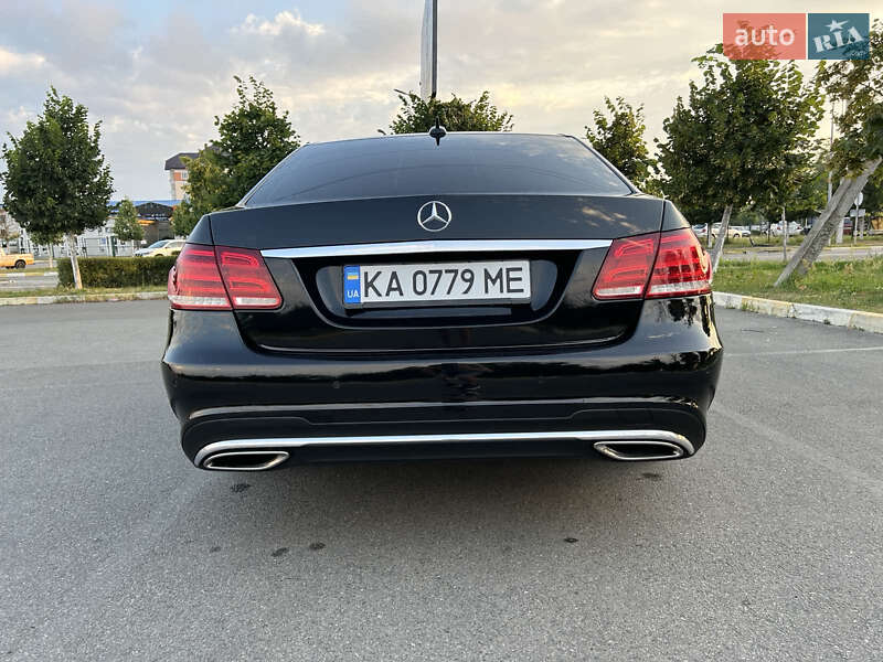 Седан Mercedes-Benz E-Class 2011 в Буче