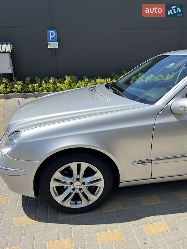 Седан Mercedes-Benz E-Class 2003 в Виннице