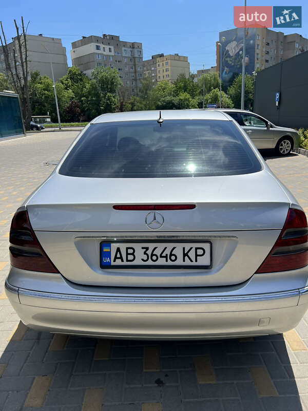 Седан Mercedes-Benz E-Class 2003 в Виннице
