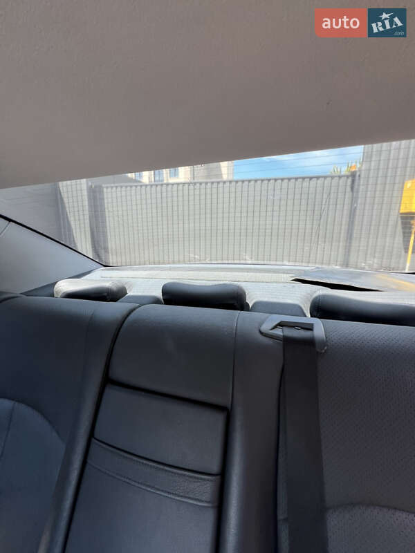 Седан Mercedes-Benz E-Class 2003 в Виннице