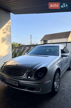 Седан Mercedes-Benz E-Class 2002 в Рівному