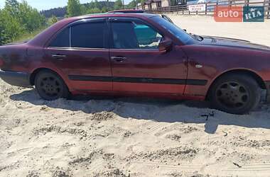 Седан Mercedes-Benz E-Class 1995 в 