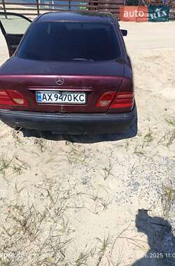 Седан Mercedes-Benz E-Class 1995 в 