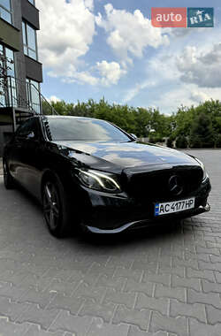 Седан Mercedes-Benz E-Class 2017 в 