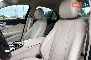 Седан Mercedes-Benz E-Class 2017 в 