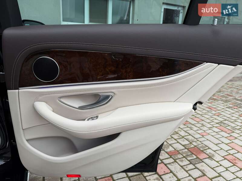 Седан Mercedes-Benz E-Class 2017 в Луцке