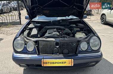 Седан Mercedes-Benz E-Class 1997 в 